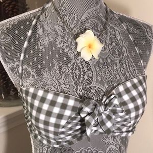 Army-Green & White Checkerboard Shelf Bikini Top